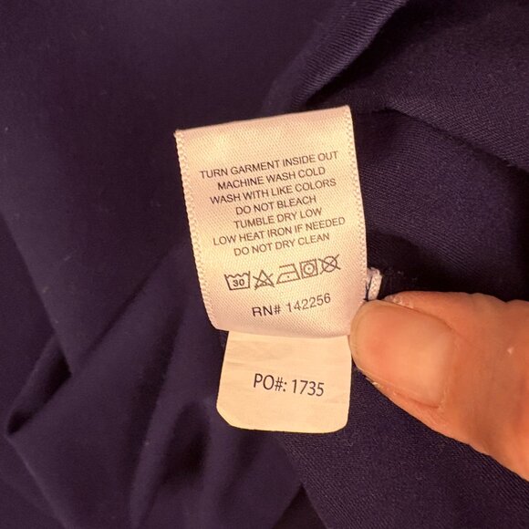 FIGS Women Navy Catarina V-Neck One-Pocket Technical Scrub Top - Picture 7 of 8